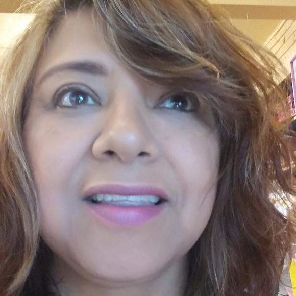 Meet your Posher, Mary Posh Ambassador💕 - Picture 2 of 3